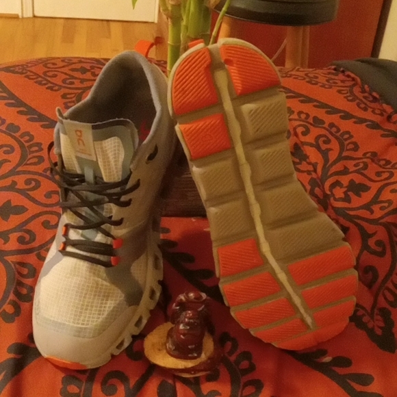 Women Sneakers - Picture 2 of 3